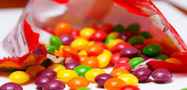 Продаж цукерок Skittles заборонять у Каліфорнії через ризик розвитку раку