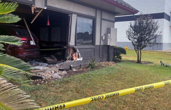 У Техасі машина в’їхала до ресторану: 23 особи постраждали (+Фото і відео)
