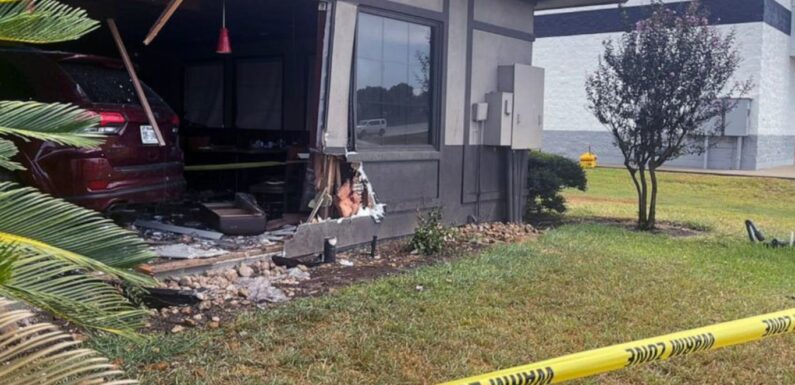 У Техасі машина в’їхала до ресторану: 23 особи постраждали (+Фото і відео)